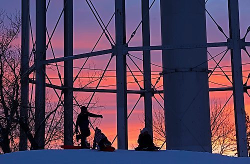 10122024
Kids sled at Rideau Park as the sun sets on Tuesday. According to Environment Canada temperatures will be much colder today and tomorrow before warming back up to minus single digits again for the weekend. 
(Tim Smith/The Brandon Sun)