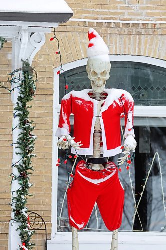 10122024
A large lawn skeleton decoration dressed as Santa Claus adorns a home in Souris on a grey Tuesday afternoon.  
(Tim Smith/The Brandon Sun)