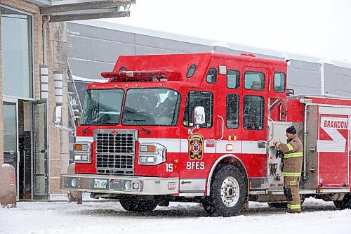 16122024
Brandon Fire and Emergency Services members respond to an incident involving smoke in the Shoppers Mall in Brandon on Monday morning. The majority of the mall remained closed most of Monday with a few anchor businesses including Sport Chek, GoodLife Fitness and Smitty&#x2019;s opening later in the afternoon. 
(Tim Smith/The Brandon Sun)