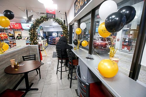 JOHN WOODS / FREE PRESS
7-11 on Ness Ave has a sit down eating area and wine and beer can be purchased. The grand opening of the area occurred Monday, December 16, 2024.
Reporter: eric