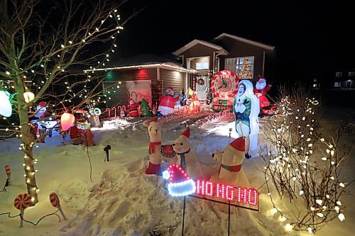 A brightly-lit home in Brandon's south end brims with holiday spirit during the last week before Christmas. (Matt Goerzen/The Brandon Sun)