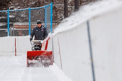 MIKE DEAL / FREE PRESS
Gibson Taylor clears snow off of one of the rinks at the Corydon Community Centre &#x2013; Sir John Franklin site (1 Sir John Franklin Rd.) where the mayor announced that thirteen City-owned community centres will receive funding for renovations through the City of Winnipeg&#x2019;s Community Centre Renovation Grant Program (CCRGP).
Standup
241217 - Tuesday, December 17, 2024.