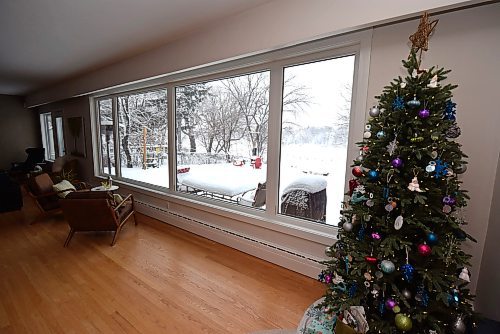 Todd Lewys / Free Press
A massive picture window on the main living area&#x2019;s rear wall frames the amazing river view perfectly.