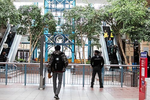 MIKAELA MACKENZIE / FREE PRESS
	
Portage Place, devoid of a mall santa and Christmas decorations, on Tuesday, Dec. 17, 2024.

For Erik Pindera story.
Winnipeg Free Press 2024