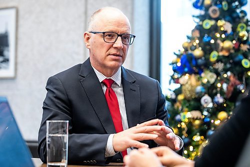 MIKAELA MACKENZIE / FREE PRESS
	
Mayor Scott Gillingham sits down to a year-end interview with the Free Press in his office at City Hall on Tuesday, Dec. 17, 2024.

For Joyanne story.
Winnipeg Free Press 2024