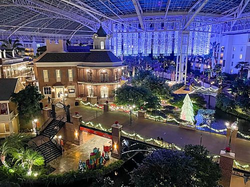 EVA WASNEY / FREE PRESS
The Gaylord Opryland Resort goes all out for the holidays. 