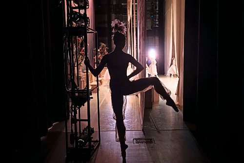 Julianna Generoux warms up at the edge of the stage during the Royal Winnipeg Ballet&#x2019;s Nutcracker matinee in Vancouver, on December 14, 2024. Paige Taylor White/Free Press