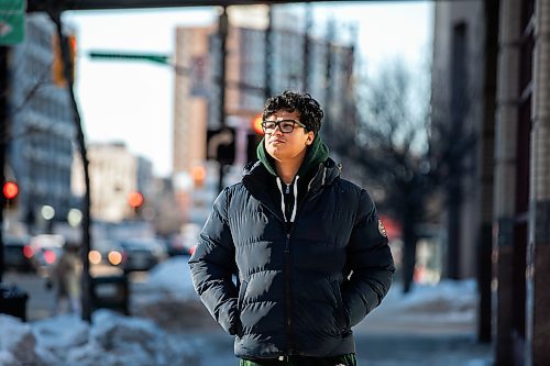 MIKAELA MACKENZIE / FREE PRESS
	
Josh Nepinak, founder of Wiigiishin Giiwiigeenahn (a grassroots organization doing weekly community walks downtown handing out food and beverages), on Portage Avenue on Wednesday, Dec. 18, 2024.

For Janine LeGal story.
Winnipeg Free Press 2024