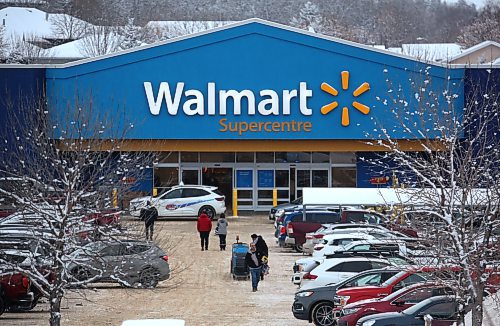 Customers file in and out of the Brandon Walmart Supercentre on Monday afternoon. (Matt Goerzen/The Brandon Sun)