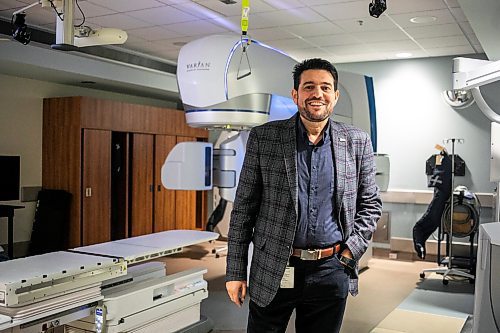 MIKAELA MACKENZIE / FREE PRESS
	
CancerCare doctor Dr. Bashir Bashir shows some of the world-class radiation machinery that they use on Thursday, Dec. 19, 2024.

For Tyler story.
Winnipeg Free Press 2024