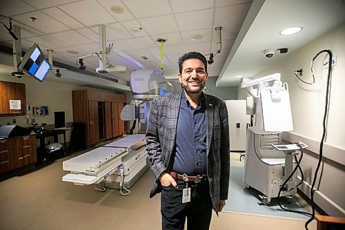 MIKAELA MACKENZIE / FREE PRESS
	
CancerCare doctor Dr. Bashir Bashir shows some of the world-class radiation machinery that they use on Thursday, Dec. 19, 2024.

For Tyler story.
Winnipeg Free Press 2024
