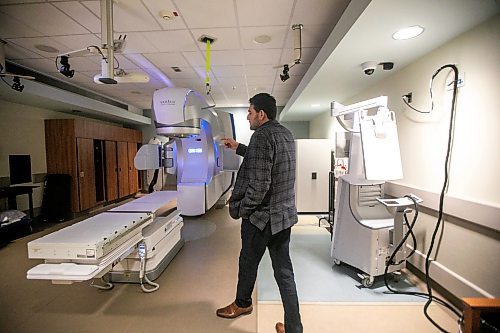 MIKAELA MACKENZIE / FREE PRESS
	
CancerCare doctor Dr. Bashir Bashir shows some of the world-class radiation machinery that they use on Thursday, Dec. 19, 2024.

For Tyler story.
Winnipeg Free Press 2024