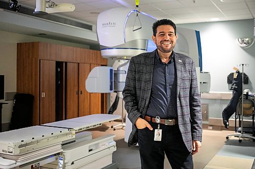 MIKAELA MACKENZIE / FREE PRESS
	
CancerCare doctor Dr. Bashir Bashir shows some of the world-class radiation machinery that they use on Thursday, Dec. 19, 2024.

For Tyler story.
Winnipeg Free Press 2024