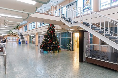 MIKE DEAL / FREE PRESS
The main floor of Deer Lodge Centre (2109 Portage Ave.)
Alma Lubos at Deer Lodge is in charge of keeping all clinicians up to date with training on everything from dehydration prevention to communication with patients.  
Reporter: Maggie Macintosh
241219 - Thursday, December 19, 2024.