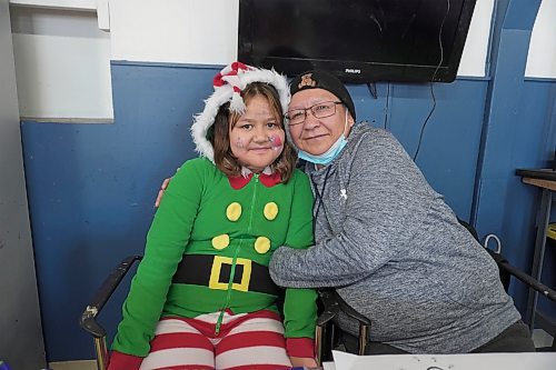 TONI DE GUZMAN / FREE PRESS

Lexie Ross, 9, and Maryann Ross, 44 taken inside Rossbrook House.
December 24, 2024