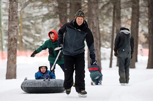 30122024
Families enjoy the mild weather in the townsite of Wasagaming in Riding Mountain National Park. (Tim Smith/The Brandon Sun)