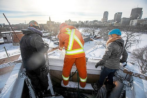 MIKAELA MACKENZIE / FREE PRESS
Rolly Magne (left), Charles Roy, and Zo Le Gallic adjust the water for optimal ice creation at the St. Boniface ice climbing tower on Monday, Jan. 6, 2025. The system needs to be checked three times a day while running, and it usually takes about two weeks to create the finished tower. Temperatures need to be below -15C to build up ice, so these folks may be one of the few not looking forward to the warmer days forecasted ahead.
Standup.
Winnipeg Free Press 2025