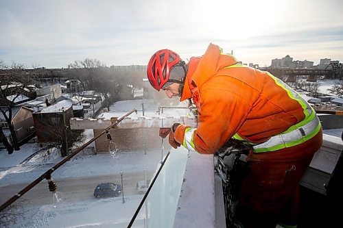 MIKAELA MACKENZIE / FREE PRESS
	

Charles Roy adjusts the water for optimal ice creation at the St. Boniface ice climbing tower on Monday, Jan. 6, 2025. The system needs to be checked three times a day while running, and it usually takes about two weeks to create the finished tower. Temperatures need to be below -15C to build up ice, so these folks may be one of the few not looking forward to the warmer days forecasted ahead.

Standup.
Winnipeg Free Press 2025