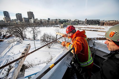 MIKAELA MACKENZIE / FREE PRESS
Charles Roy (left) and Rolly Magne adjust the water for optimal ice creation at the St. Boniface ice climbing tower on Monday, Jan. 6, 2025. The system needs to be checked three times a day while running, and it usually takes about two weeks to create the finished tower. Temperatures need to be below -15C to build up ice, so these folks may be one of the few not looking forward to the warmer days forecasted ahead.
Standup.
Winnipeg Free Press 2025