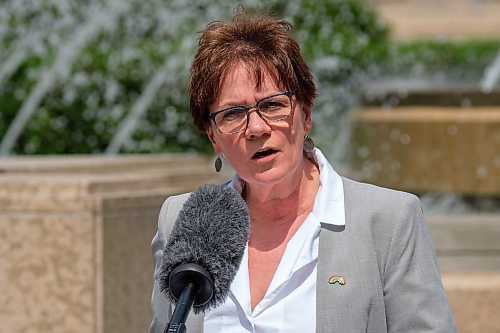 Mike Deal / Winnipeg Free Press
Mental Health and Community Wellness Minister Janice Morley-Lecomte announces that the province will be providing $414,000 to expand the Alternative Response to Citizens in Crisis (ARCC) initiative that provides on-site support to individuals experiencing a mental health crisis in Winnipeg. She was accompanied at the announcement on the south lawn of the Manitoba Legislative building by Environment and Climate Minister Kevin Klein, Erika Hunzinger, manager, Crisis Response Centre, Health Sciences Centre Winnipeg, and Insp. Helen Peters, Winnipeg Police Service.
See Malak Abas story
230602 - Friday, June 02, 2023.