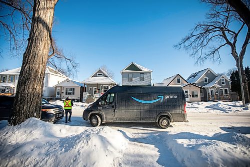 MIKAELA MACKENZIE / FREE PRESS
	

An Amazon Delivery van pulls in the wrong way on a residential street on Tuesday, Jan. 14, 2025.  

For bad parking story.
Winnipeg Free Press 2025