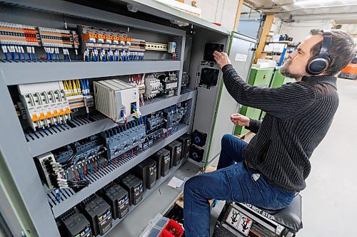 MIKE DEAL / FREE PRESS
Ryan Bryson, Electrical Technician at Eascan Automation working on panel assembly.
Eascan Automation started in 1992, and designs, builds, commissions and services fully integrated industrial robots and custom machines.
Reporter: Aaron Epp
250115 - Wednesday, January 15, 2025.