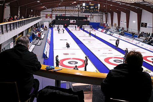 Spectators watch final preliminary round action at the RME Women of the Rings in Pilot Mound. (Matt Packwood/The Brandon Sun)