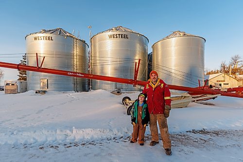 MIKE DEAL / FREE PRESS
Colin Penner, a grain farmer southwest of Winnipeg, with his son Everett, 8. Colin has had to think about the impact of possible tariffs and work on the diversity of his crops, and his stocks of fuel and fertilizer and look at other measures to build resilience in his business.
Reporter: Julia-Simone Rutgers
250131 - Friday, January 31, 2025.