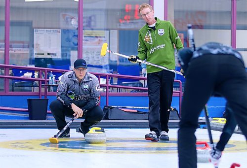 Jeff Stewart looks on a Steve Irwin instructs his sweepers in the final of the Taylor Jackson Financial Services Westman Superleague of Curling Final at the Brandon Curling Club. (Matt Packwood/The Brandon Sun) Feb. 2, 2025