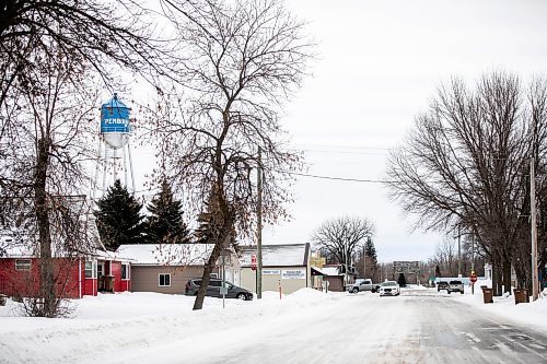 MIKAELA MACKENZIE / FREE PRESS
	

The main drag in Pembina, North Dakota on Wednesday, Feb. 5, 2025.

For Conrad story.
Winnipeg Free Press 2025