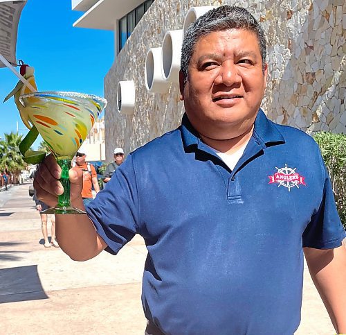 Steve MacNaull / Free Press
Waiter Javier shows off the house margarita at Angler’s Landing in Cabo San Lucas.