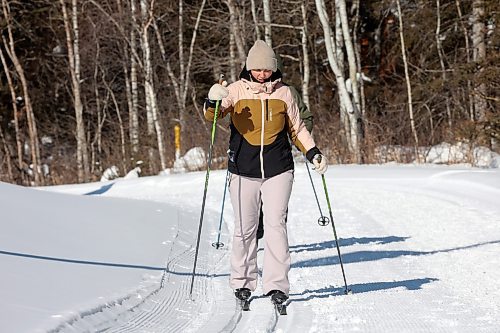 18022025
Kristen Schulz cross-country skis with her husband Myron at Riding Mountain National Park on Tuesday while visiting from Winnipeg for their anniversary.
(Tim Smith/The Brandon Sun)