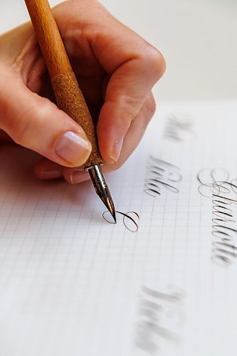 MIKE DEAL / FREE PRESS
Janet Murata a Japanese Canadian professional calligrapher who was a Maker-in-Residence with the Winnipeg Public Library in the fall of 2024.
Janet practices calligraphy everyday.
Reporter: AV Kitching
250225 - Tuesday, February 25, 2025.