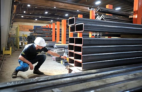 Ruth Bonneville / Free Press
BIZ - Brunswick Steel
Photo of workers inside the production plant at Brunswick Steel Thursday.
This is for my Feb. 28 'Made in Manitoba' article.
Aaron
February 27th, 2025