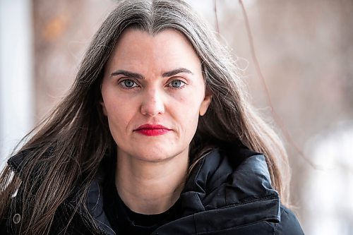 MIKAELA MACKENZIE / FREE PRESS
Lisa Moore, who has cold urticaria, on Tuesday, March 4, 2025. The condition most affects her with cold water (swimming) or when the temperatures drop extremely low.
For AV story.
Winnipeg Free Press 2025
