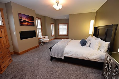 Todd Lewys / Free Press
Spacious yet cosy, the primary bedroom is an oasis of tranquility.