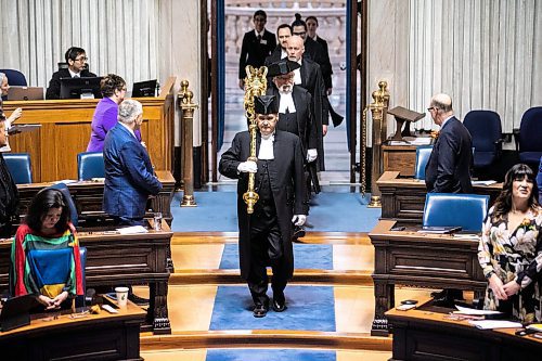 MIKAELA MACKENZIE / FREE PRESS
Sergeant-at-arms Dave Shuttleworth walks the Mace into the legislative chamber on budget day at the Manitoba Legislative Building on Thursday, March 20, 2025.
For budget stories.
Winnipeg Free Press 2025
