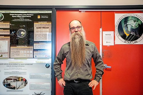 MIKAELA MACKENZIE / FREE PRESS
Philip Ferguson, a University of Manitoba engineering professor and the director of STARLab, in his satellite lab on Tuesday, March 25, 2025. Philip is planning to switch from Starlink, Elon Musk’s internet provider, to Canadian-made alternative Telesat next year.
For Gabby story.
Winnipeg Free Press 2025