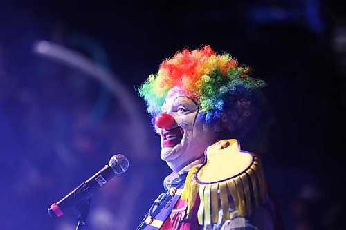 Doodles the Clown walks out into the Keystone Centre amphitheatre into the spotlight and a crowd of screaming kids during his show on Monday afternoon at the Royal Manitoba Winter Fair. (Matt Goerzen/The Brandon Sun)