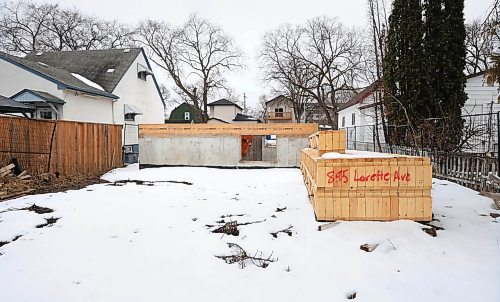 Ruth Bonneville  / Free Press 

Local  HOME CONSTRUCTION HALTED

Outside photo of a halted home construction site at 895 Lorette Ave.

LORETTE HOME CONSTRUCTION HALTED: A Winnipeg resident is calling on the city to be more aggressive.

See story by Nicole 

April 3rd   2025