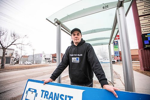 MIKAELA MACKENZIE / FREE PRESS
Ben Poggemiller, who has safety concerns about his 11-year-old daughter riding general transit instead of a charter, at a stop near the school on Wednesday, April 9, 2025.
For Joyanne story.
Winnipeg Free Press 2025