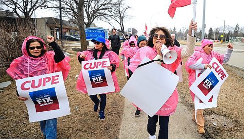 Ruth Bonneville / Free Press
LOCAL - healthcare rally
Photo Health Care Support Workers at Extendicare-operated Care Homes on the Picket line at Tuxedo Villa Personal Care Home
ERIK story
April 9th 2025