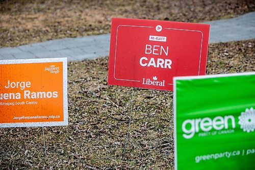 MIKAELA MACKENZIE / FREE PRESS
Lawn signs on Jessie Avenue at Stafford Street on Monday, April 21, 2025.
Winnipeg Free Press 2025