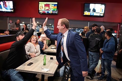 28042025
Brandon-Souris Conservative Party of Canada candidate Grant Jackson greets supporters at his campaign party at Joe Beeverz Canadian Pub in Brandon on Monday evening. Jackson won his election race to become the next Member of Parliament for Brandon-Souris. (Tim Smith/The Brandon Sun)