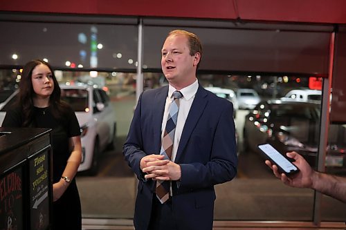 28042025
Brandon-Souris Conservative Party of Canada candidate Grant Jackson speaks to supporters at his campaign party at Joe Beeverz Canadian Pub in Brandon on Monday evening. Jackson won his election race to become the next Member of Parliament for Brandon-Souris. (Tim Smith/The Brandon Sun)