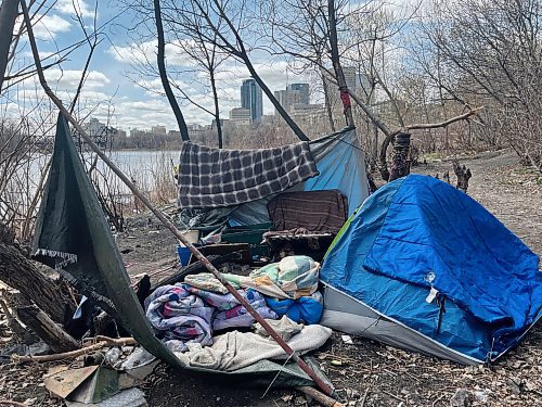 CAROL SANDERS / FREE PRESS
Re-ecampment cleared on Waterfront Drive three weeks ago is being re-inhabited.
May 2, 2025