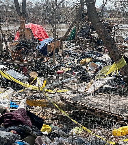 CAROL SANDERS / FREE PRESS
Re-encampment cleared on Waterfront Drive three weeks ago is being re-inhabited.
May 2, 2025