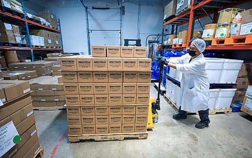 Ruth Bonneville / Free Press
BIZ - Made in Mb - Innotech Nutrition
Photo of shipping employee Rudy moving a pallet of packaged and boxed products ready to ship.
Story on Innotech a 24-year-old company that makes a variety of natural health products
For May 20 'Made in Manitoba' article.
May 14th, 2025