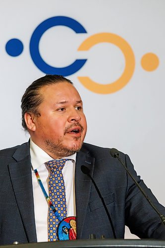 MIKE DEAL / FREE PRESS
Southern Chiefs' Organization Grand Chief Jerry Daniels, gives the keynote speech during The Chamber's May Member Luncheon at Delta Hotels by Marriott Winnipeg, provides an update on the development of Wehwehneh Bahgahkinahgohn, formally the Hudson's Bay Company building.
Reporter: Carol Sanders
250516 - Friday, May 16, 2025.