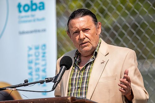 MIKAELA MACKENZIE / FREE PRESS
Graffiti Art Programming executive director Steve Wilson speaks at the Bison on the Boulevard unveiling on Wednesday, May 28, 2025.
For Conrad story.
Winnipeg Free Press 2025